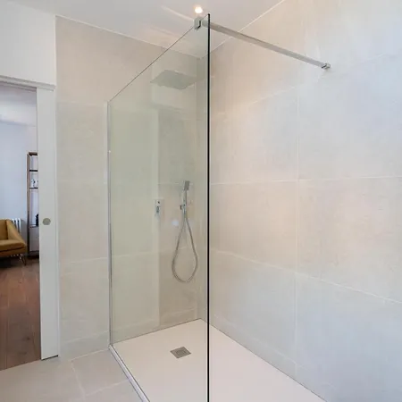 Couette-café Le Petit Roulis 4*