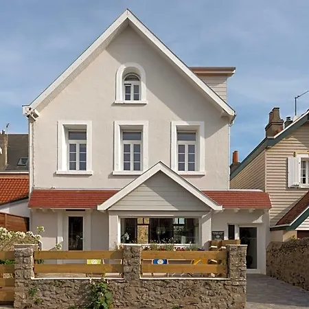 Bed & Breakfast Le Petit Roulis 4*